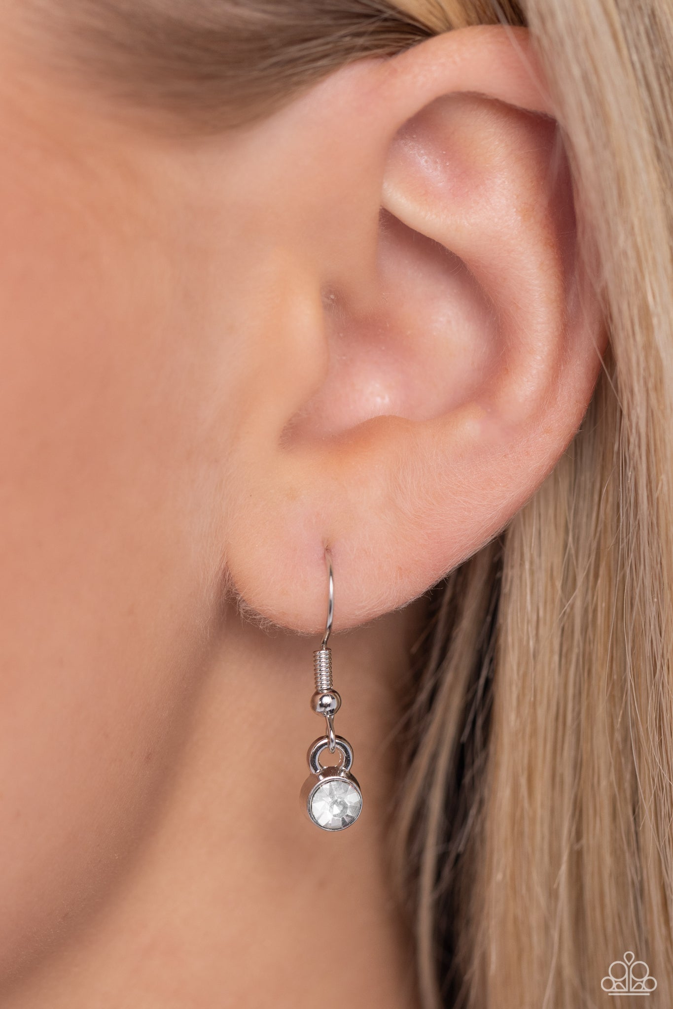 Paparazzi Gleaming Harmony - White Necklace