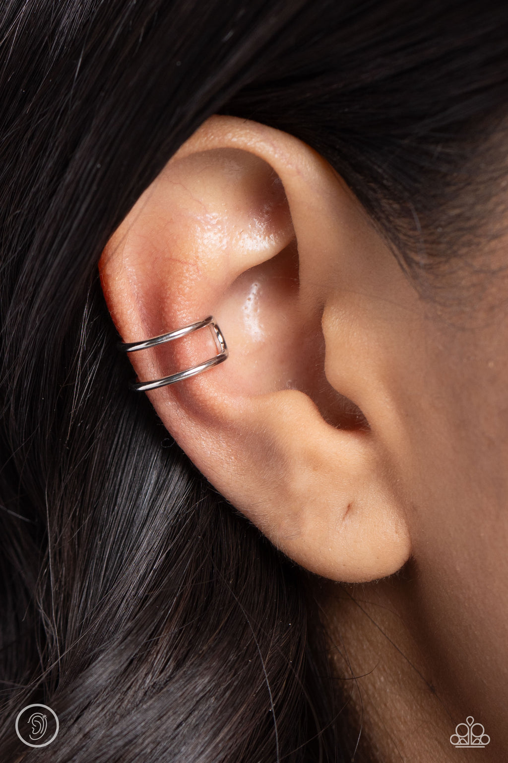 Paparazzi Metallic Moment - Silver Ear Cuff