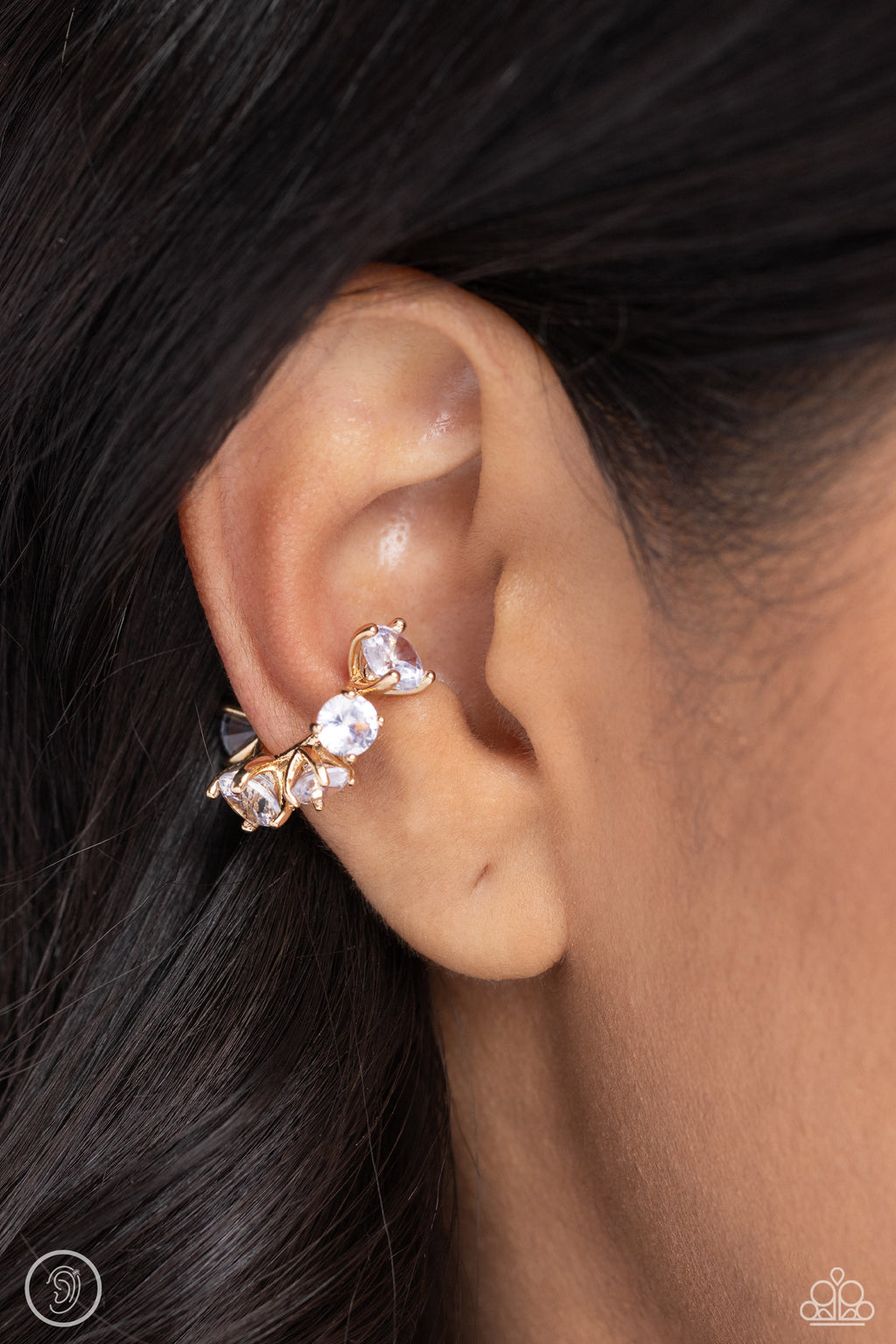 Paparazzi Breathtaking Blend - Gold Ear Cuff