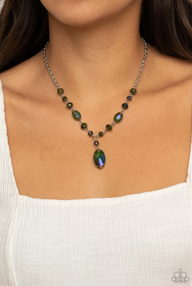 Paparazzi Fashionista Week - Green Necklace