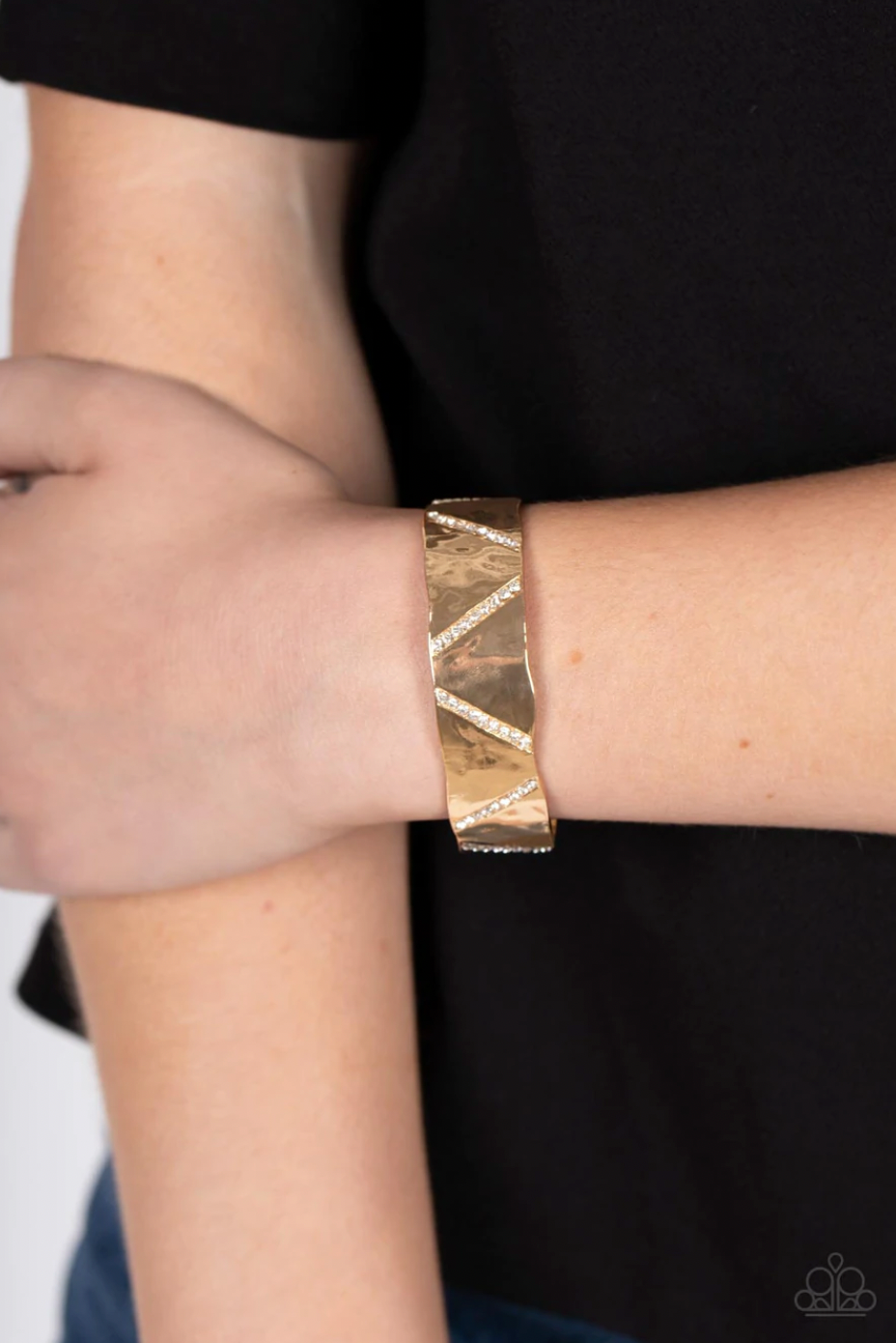 Paparazzi Couture Crusher - Gold Bracelet