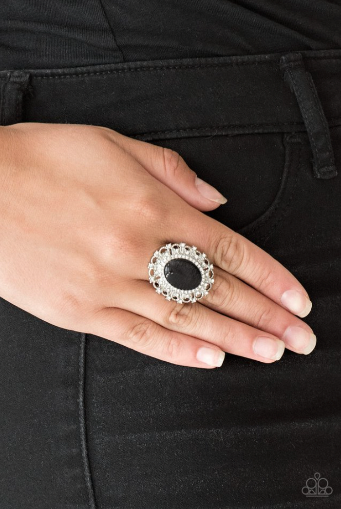 Paparazzi Ring ~ BAROQUE The Spell - Black Ring