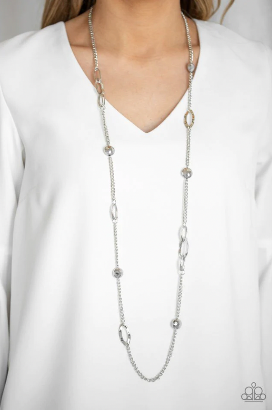 Paparazzi Duchess Dazzle - Silver Necklace
